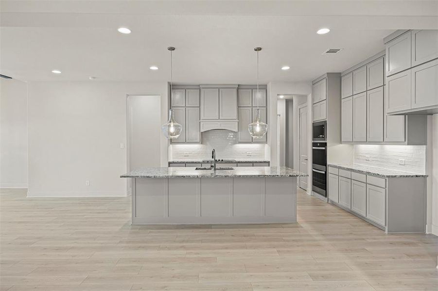 Furnished interior view inside a new home in Tuscan Estates (1 Acre Lots), Waxahachie (Image 7).