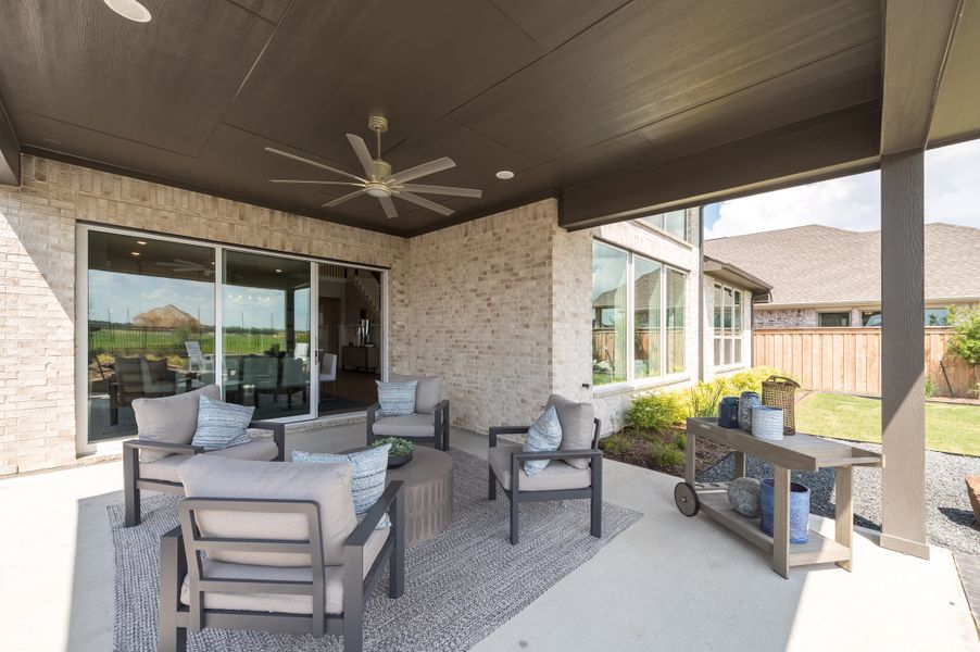 Representative exterior details of a home built from the Barnhart by Tri Pointe Homes in Dunham Pointe, Cypress (Image 4).