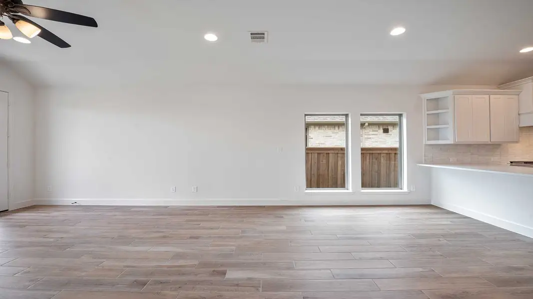 Spacious, unfurnished interior of a new home in Meraki, Forney (Image 13).