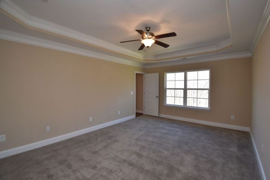 Spacious, unfurnished interior of a new home in Avondale, Greensboro (Image 18).