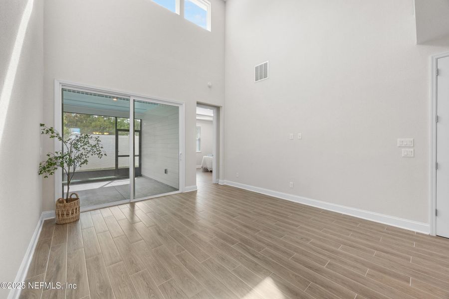 Spacious, unfurnished interior of a new home in , Jacksonville (Image 33).