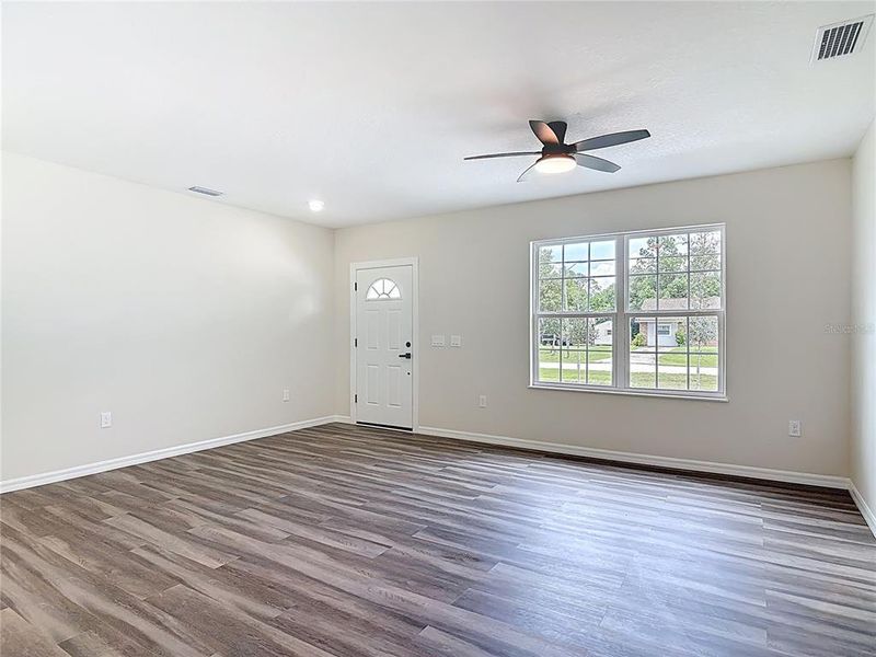 Spacious, unfurnished interior of a new home in , Deland (Image 28).