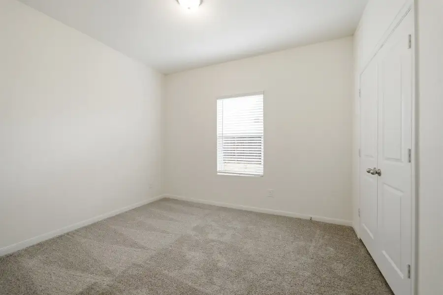 Spacious, unfurnished interior of a new home in Notting Hill, Converse (Image 26).