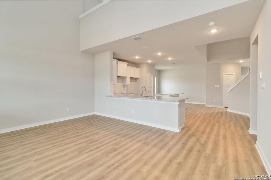 Spacious, unfurnished interior of a new home in Hunters Ranch, San Antonio (Image 16). Spacious, unfurnished interior of a new home in Hunters Ranch, San Antonio (Image 16).