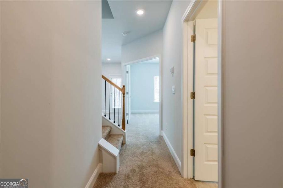 Spacious, unfurnished interior of a new home in Carson's Walk, Macon (Image 36).