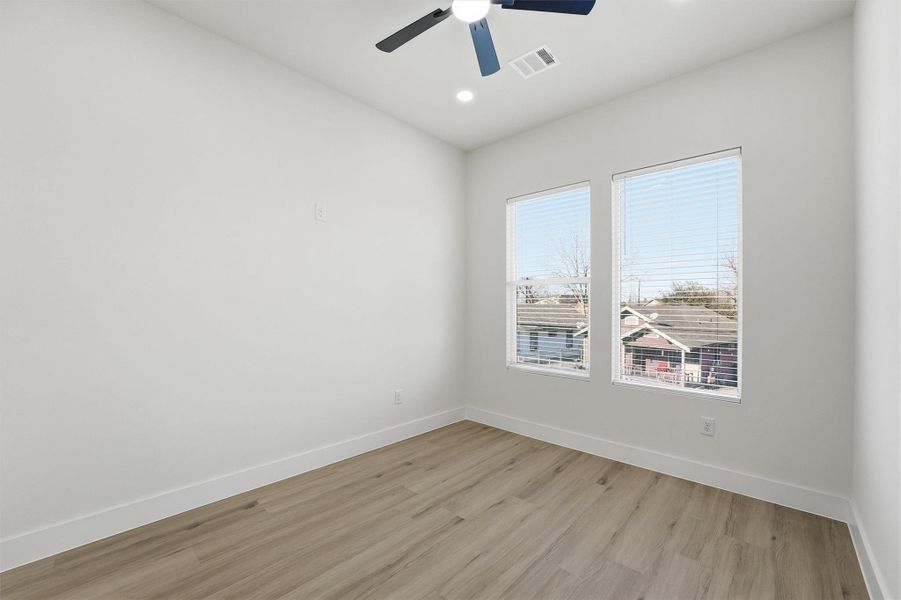 Spacious, unfurnished interior of a new home in , Houston (Image 28).