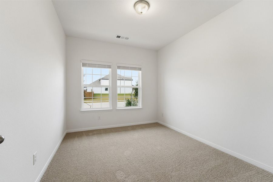 Spacious, unfurnished interior of a new home in Saddlebrook Estates, Waxahachie (Image 38).