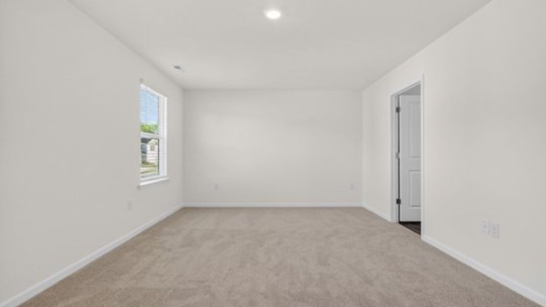 Spacious, unfurnished interior of a new home in Laurel Oaks, Sanford (Image 19).