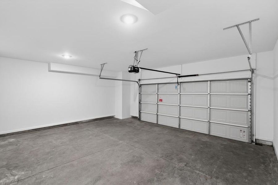 Spacious, unfurnished interior of a new home in Chandler Run, Tucker (Image 26).