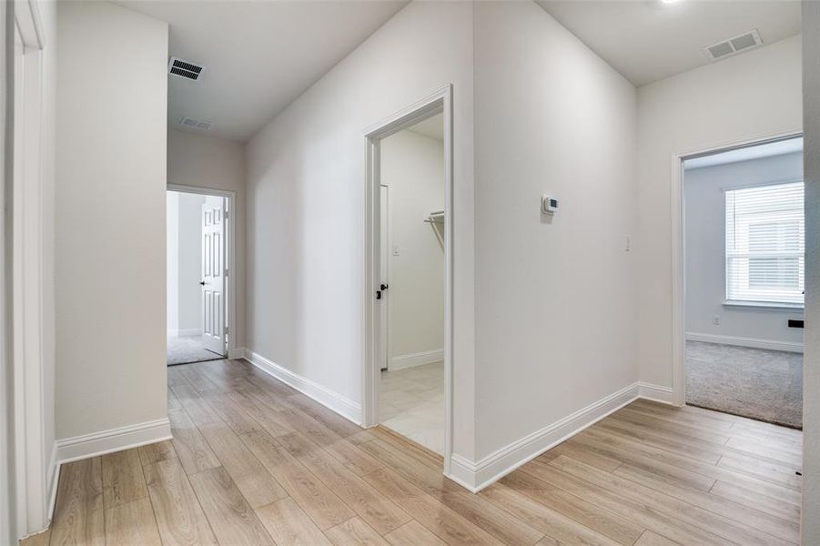 Spacious, unfurnished interior of a new home in Cottonwood Creek, Seagoville (Image 14).