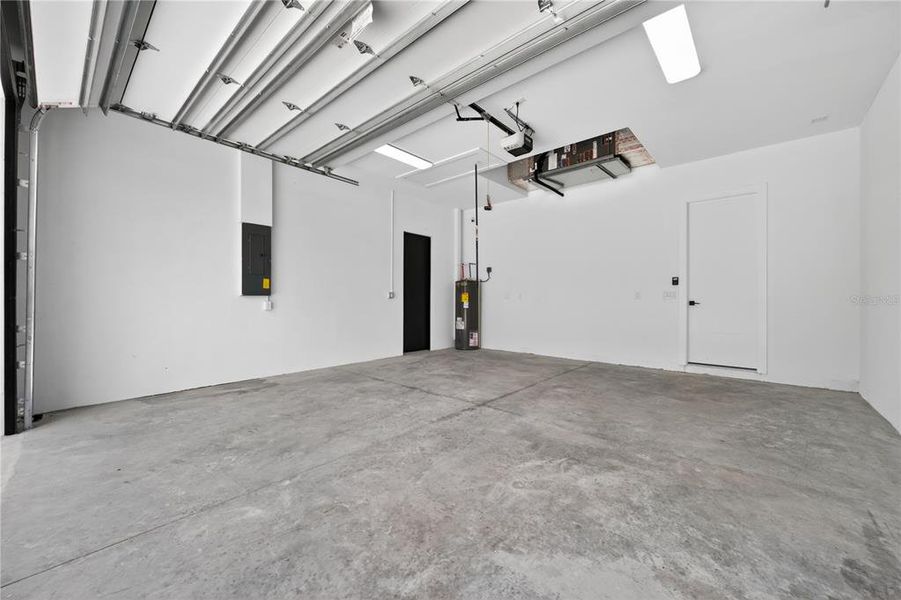 Spacious, unfurnished interior of a new home in , North Port (Image 70).