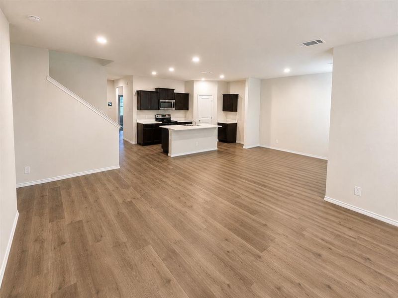 Spacious, unfurnished interior of a new home in Bluff Springs, Ferris (Image 14). Spacious, unfurnished interior of a new home in Bluff Springs, Ferris (Image 14).