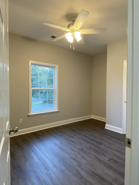 Spacious, unfurnished interior of a new home in , St. George (Image 11).
