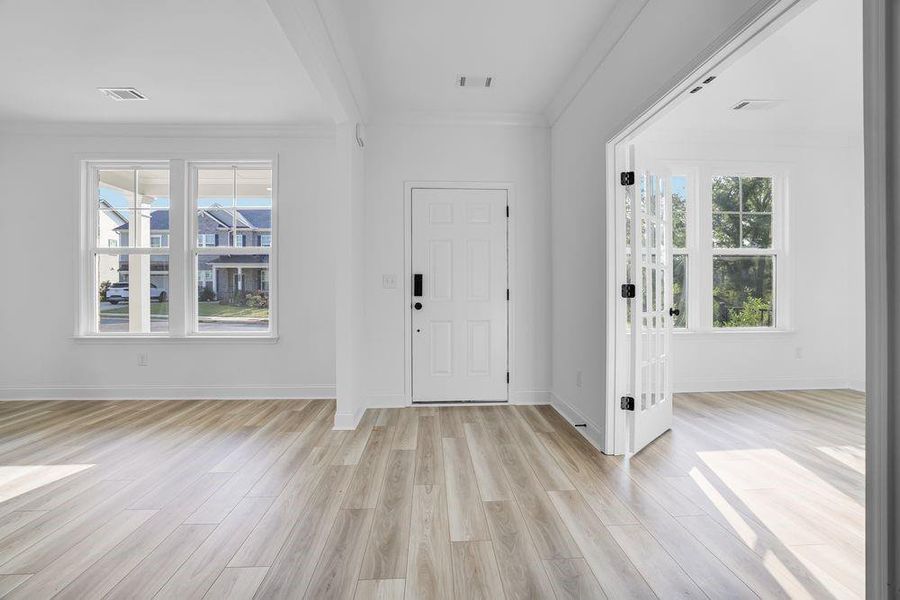 Spacious, unfurnished interior of a new home in Kennison Creek, Cumming (Image 31).