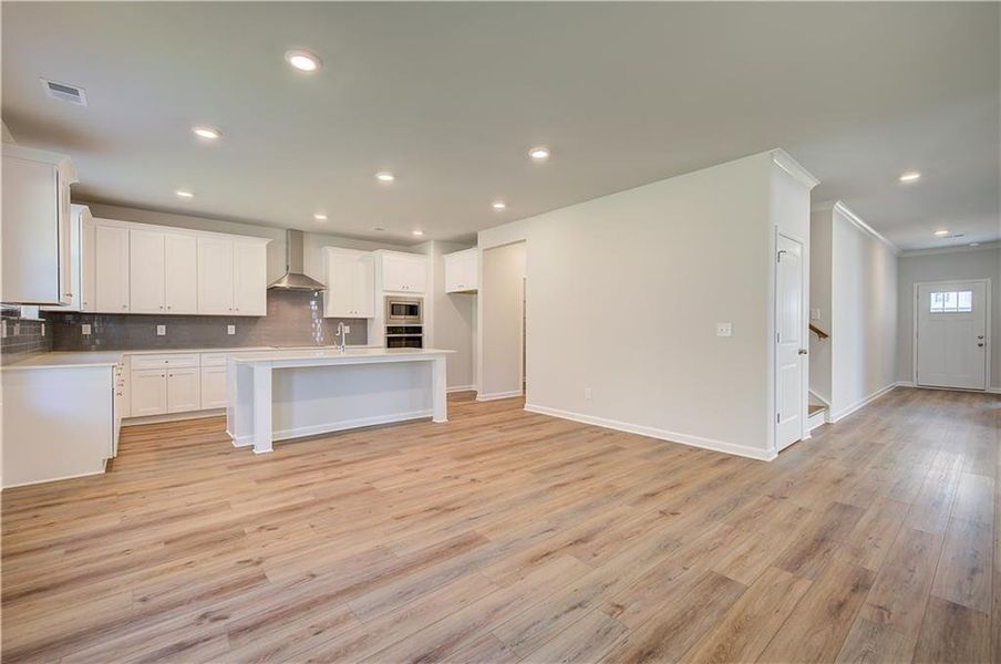 Spacious, unfurnished interior of a new home in Bowers Farm, McDonough (Image 15).