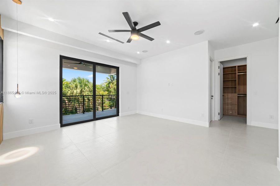Spacious, unfurnished interior of a new home in , Fort Lauderdale (Image 10). Spacious, unfurnished interior of a new home in , Fort Lauderdale (Image 10).