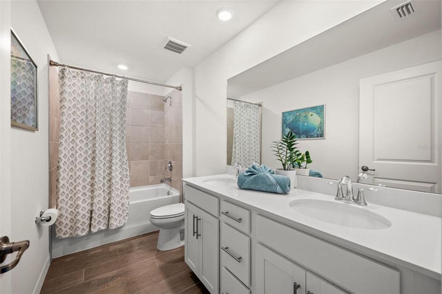 Furnished interior view inside a new home in Tuckers Cove, Punta Gorda (Image 37).