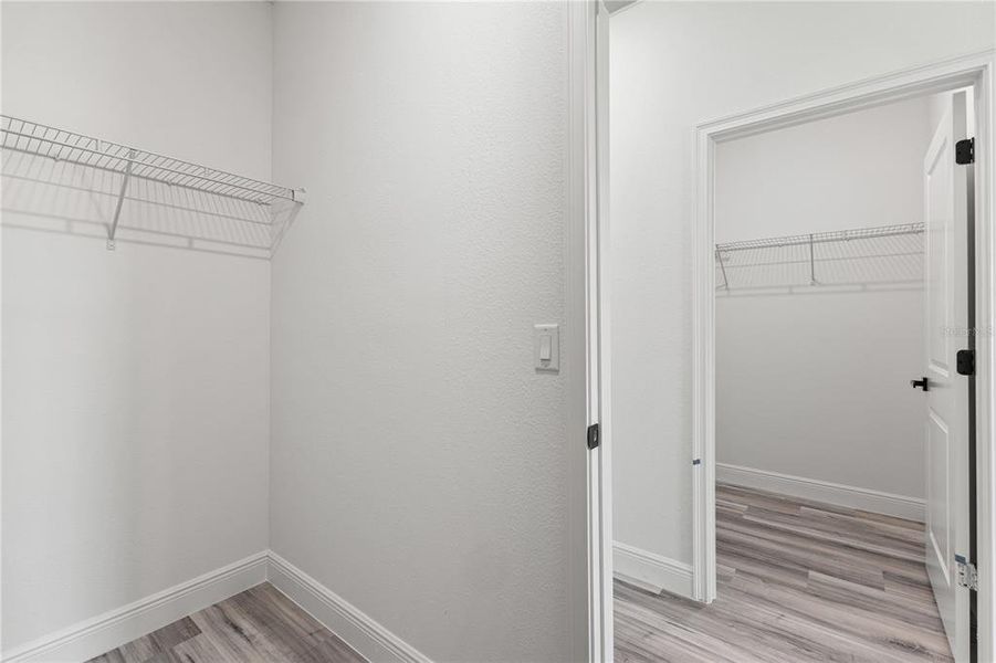 Spacious, unfurnished interior of a new home in , Ocala (Image 27).