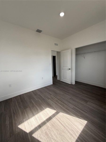 Spacious, unfurnished interior of a new home in , Labelle (Image 20).