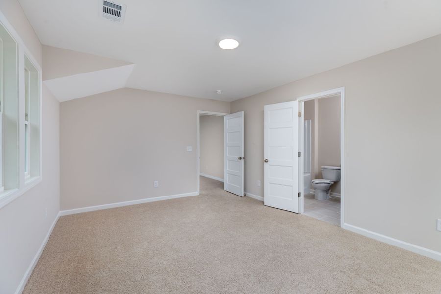 Spacious, unfurnished interior of a new home in Stewart Estates, Meansville (Image 34).