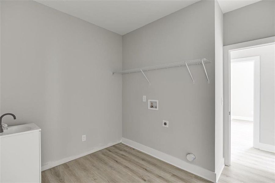 Spacious, unfurnished interior of a new home in , Hartwell (Image 28).