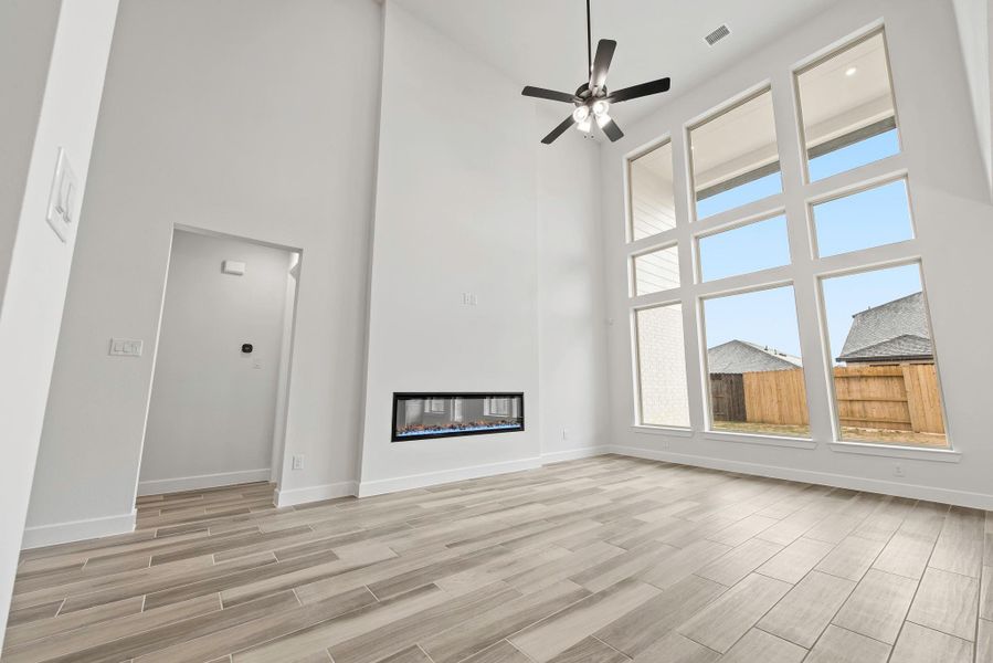 Spacious, unfurnished interior of a new home in Sunterra, Katy (Image 15). Spacious, unfurnished interior of a new home in Sunterra, Katy (Image 15).