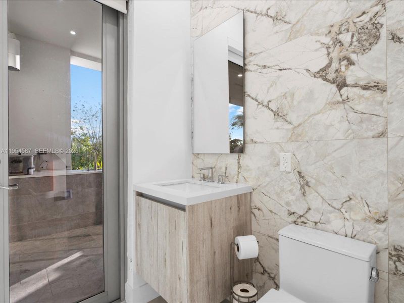 Furnished interior view inside a new home in , Plantation (Image 46).