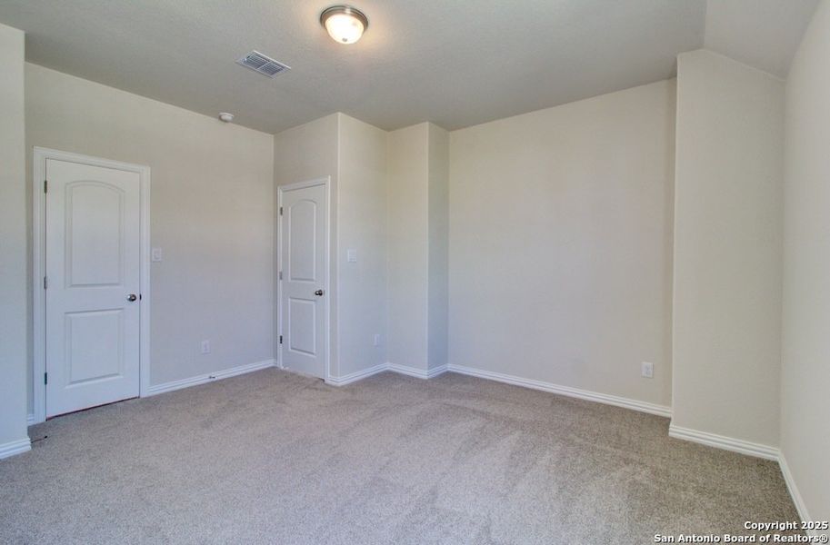Spacious, unfurnished interior of a new home in The Crossvine, Schertz (Image 19). Spacious, unfurnished interior of a new home in The Crossvine, Schertz (Image 19).