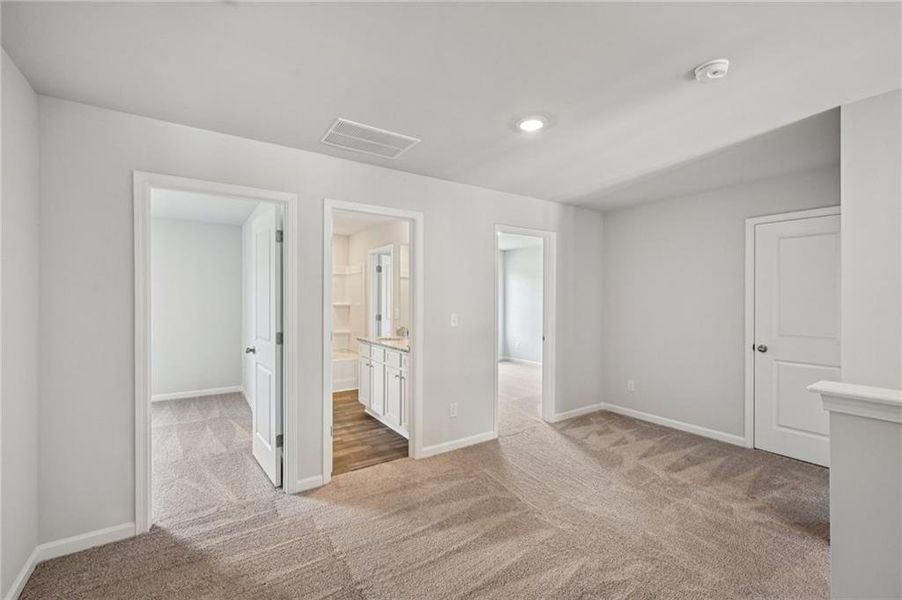 Spacious, unfurnished interior of a new home in Neely Farm, Covington (Image 34).