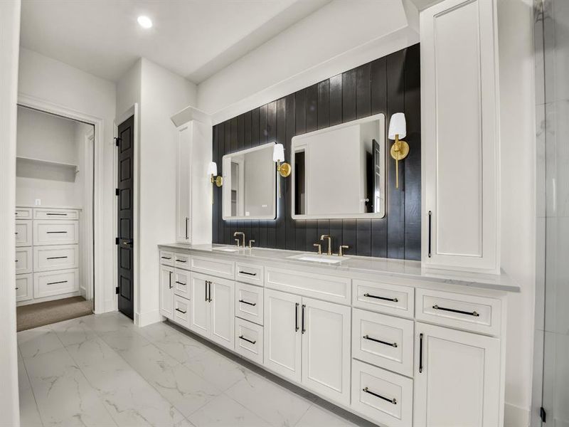 Furnished interior view inside a new home in , Fort Worth (Image 8).