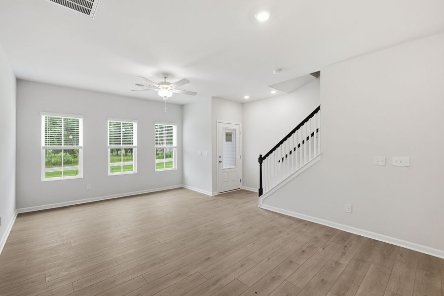 Spacious, unfurnished interior of a new home in Lakeview Village, Charlotte (Image 14).