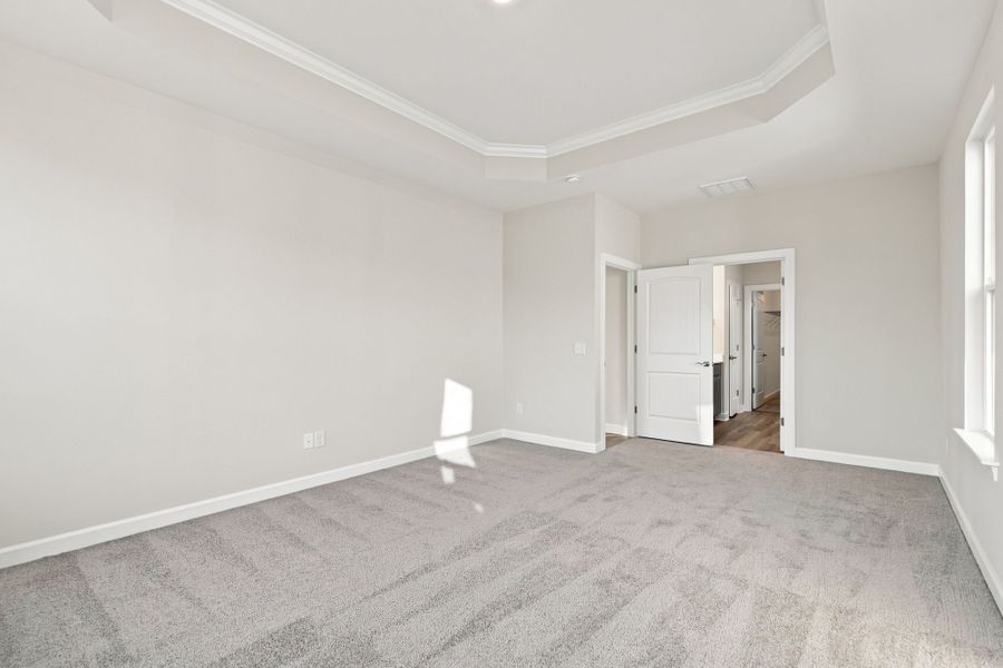 Spacious, unfurnished interior of a new home in Terrapin, Leland (Image 14).