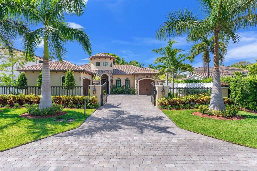 1-web-or-mls-2500 NE 14th St, Fort Laude