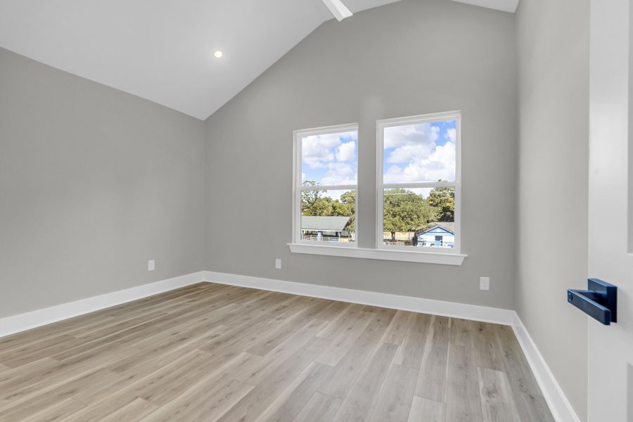 Spacious, unfurnished interior of a new home in , North Charleston (Image 20).