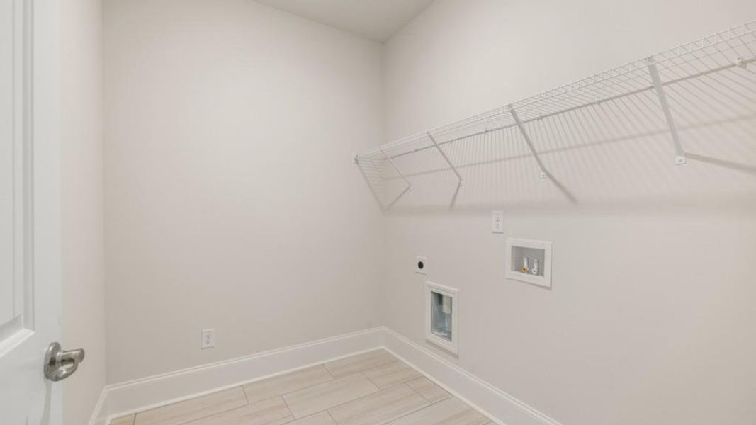 Spacious, unfurnished interior of a new home in Hamptons at Riverwood North, Dallas (Image 20). Spacious, unfurnished interior of a new home in Hamptons at Riverwood North, Dallas (Image 20).