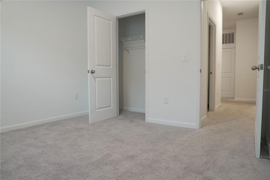 Spacious, unfurnished interior of a new home in , Lake Wales (Image 8).