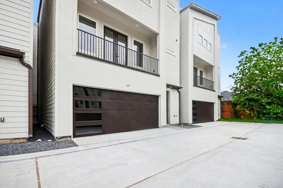 Exterior details and patio area of a home in , Houston (Image 21).