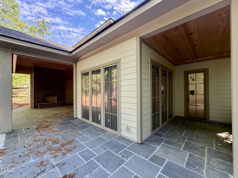 FA498E07-7084-485C-8A24-BB540032840A_1_2