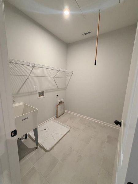 Spacious, unfurnished interior of a new home in Annsbury Park, Lilburn (Image 37). Spacious, unfurnished interior of a new home in Annsbury Park, Lilburn (Image 37).