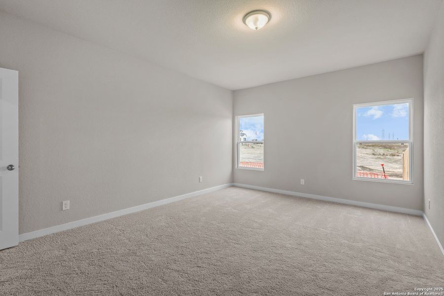Spacious, unfurnished interior of a new home in Garden Grove, Schertz (Image 16).