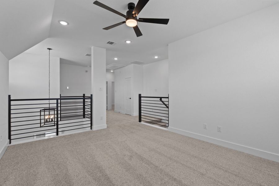 Spacious, unfurnished interior of a new home in Fulshear Lakes, Fulshear (Image 71). Spacious, unfurnished interior of a new home in Fulshear Lakes, Fulshear (Image 71).