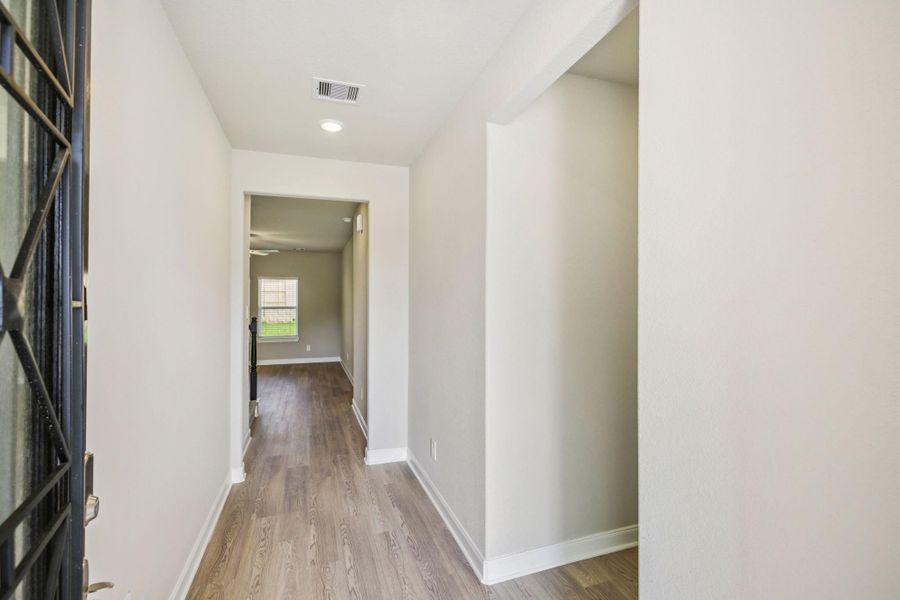 Photo is not of the actual home, but is an inspirational photo of builder’s model home and may depict options, furnishings, and/or decorator features that are not included Photo is not of the actual home, but is an inspirational photo of builder’s model home and may depict options, furnishings, and/or decorator features that are not included