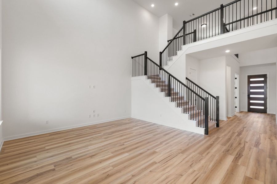 Spacious, unfurnished interior of a new home in Heritage, Dripping Springs (Image 36).