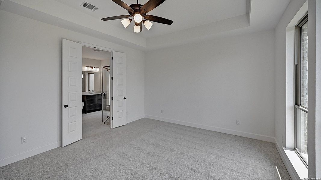 Spacious, unfurnished interior of a new home in Corley Farms, Boerne (Image 20).