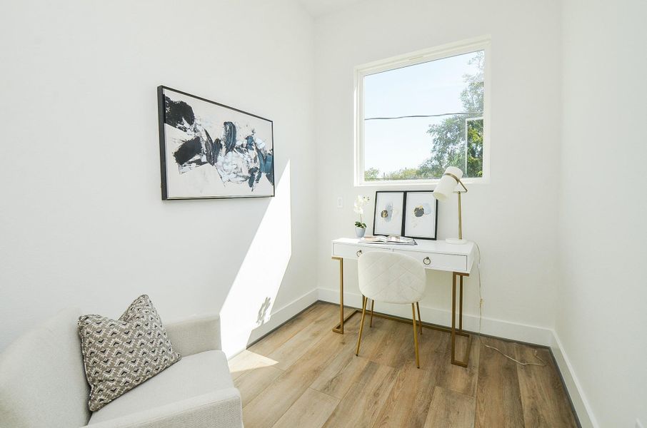 Study/Office room (Sample photo from similar floor plan built by the builder)