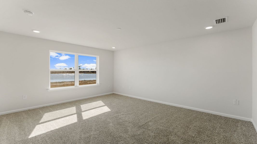 Spacious, unfurnished interior of a new home in Hodges Bayou Plantation, Panama City (Image 25).