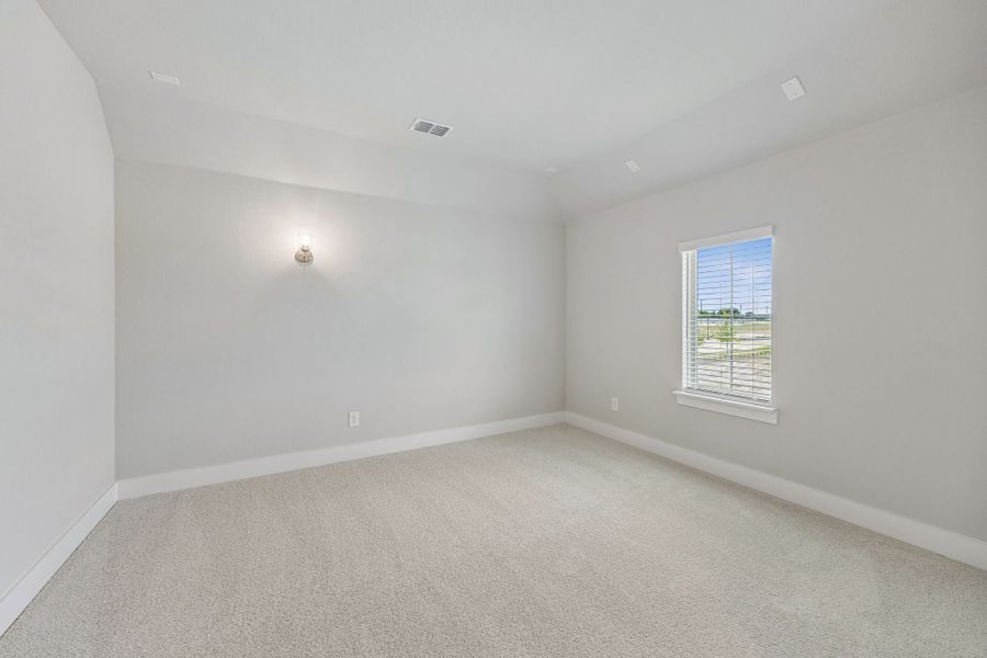Spacious, unfurnished interior of a new home in Painted Tree Woodland West, McKinney (Image 25).