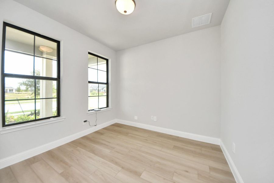 Spacious, unfurnished interior of a new home in Bridgeland: Signature Collection, Cypress (Image 11).