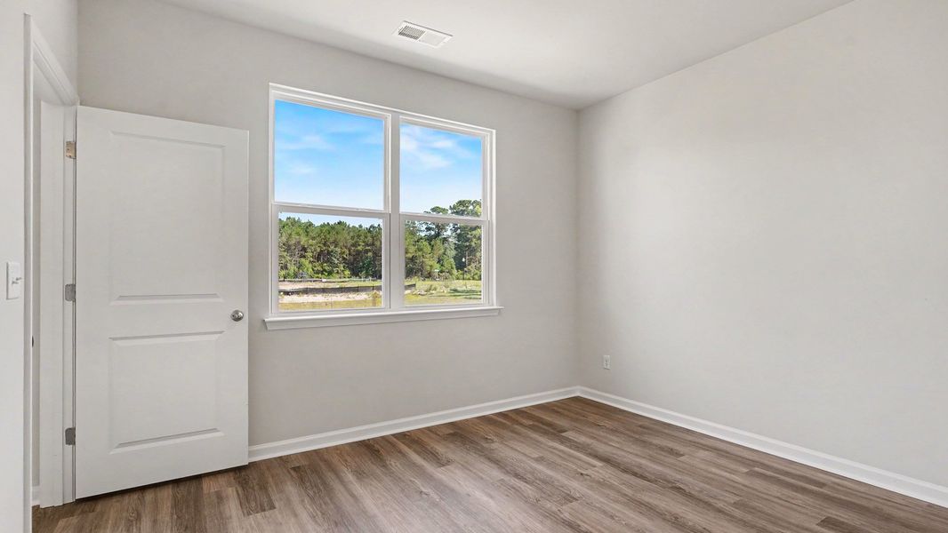 Spacious, unfurnished interior of a new home in Fox Run, Supply (Image 10).