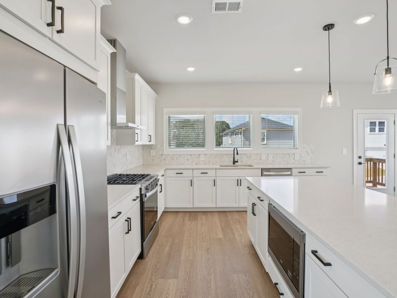 The Lexington floorplan with the Elegant Minimalism Linen interior package.